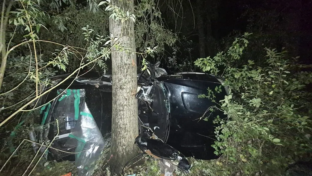На Житомирщині BMW з'їхав у кювет і перекинувся: водій загинув