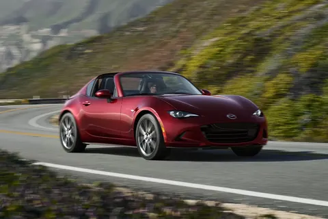 Mazda готує електричну версію MX-5: терміни та технічні деталі