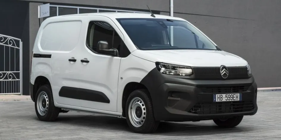 Citroen Berlingo Van First: доступніший фургон із робочим місцем у салоні
