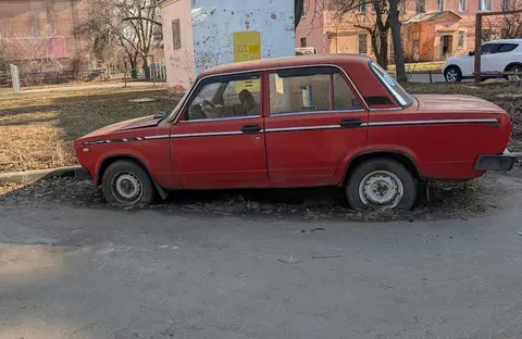 Полтава не має механізму боротьби з покинутими авто: що роблять інші міста