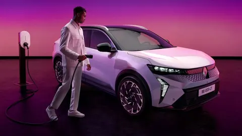 Renault Scenic E-Tech оновився: новий акумулятор, запас ходу 467 км та Google Ge