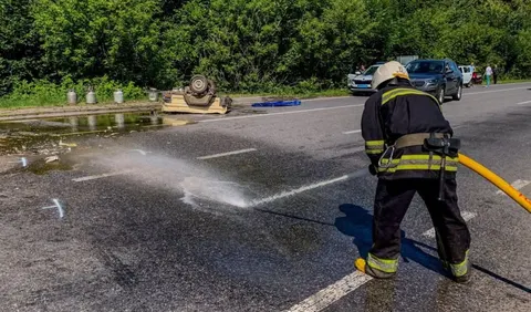 ДТП у Супрунівці: мед розлили на дорогу, постраждав водій