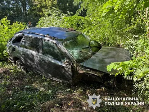 На Буковині 21-річний водій злетів у кювет: подробиці ДТП