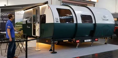 Beauer X8: причіп-трансформер за 109 990 євро розкладається на 30 м2