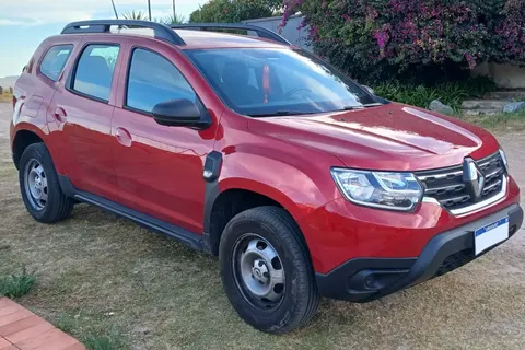 Топ-10 кросоверів України: Duster лідирує, бензин vs гібриди