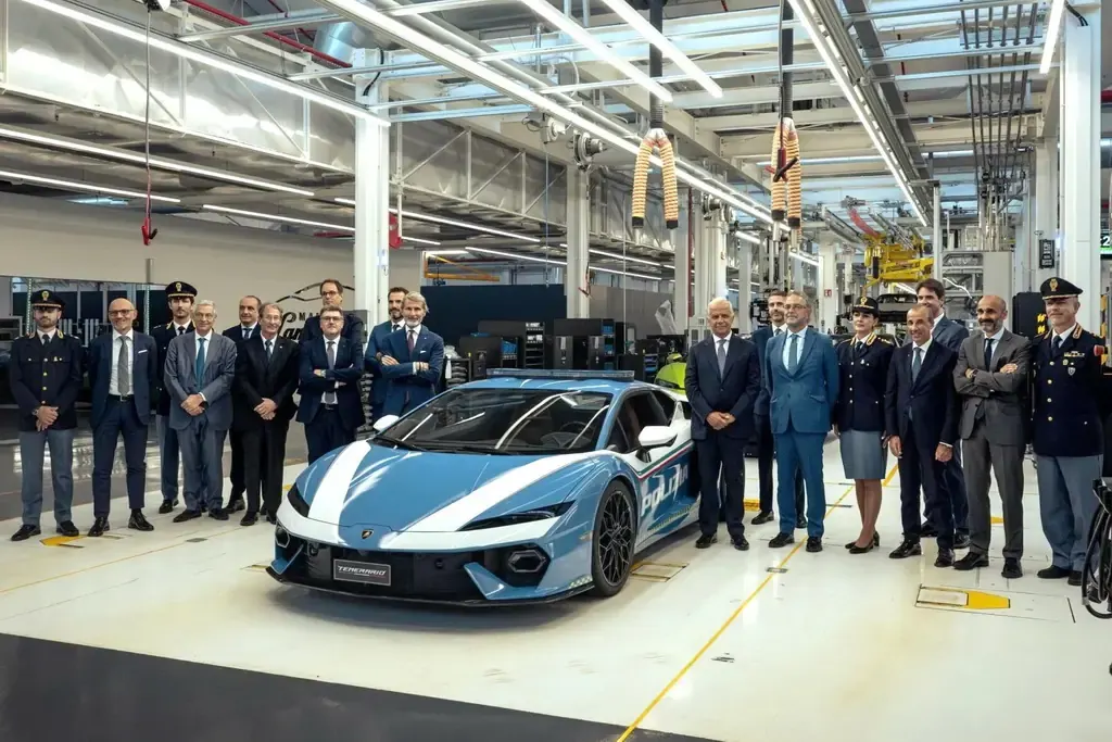 Lamborghini передала поліції суперкар Temerario для порятунку людей