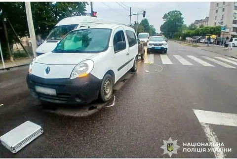 У Дубні Renault Kangoo збив 11-річну дівчинку на регульованому переході