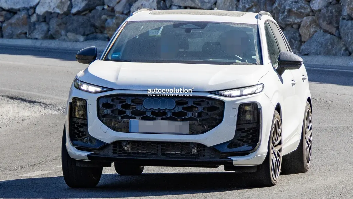 Audi SQ3: найдоступніший заряджений кросовер марки вперше потрапив на тести