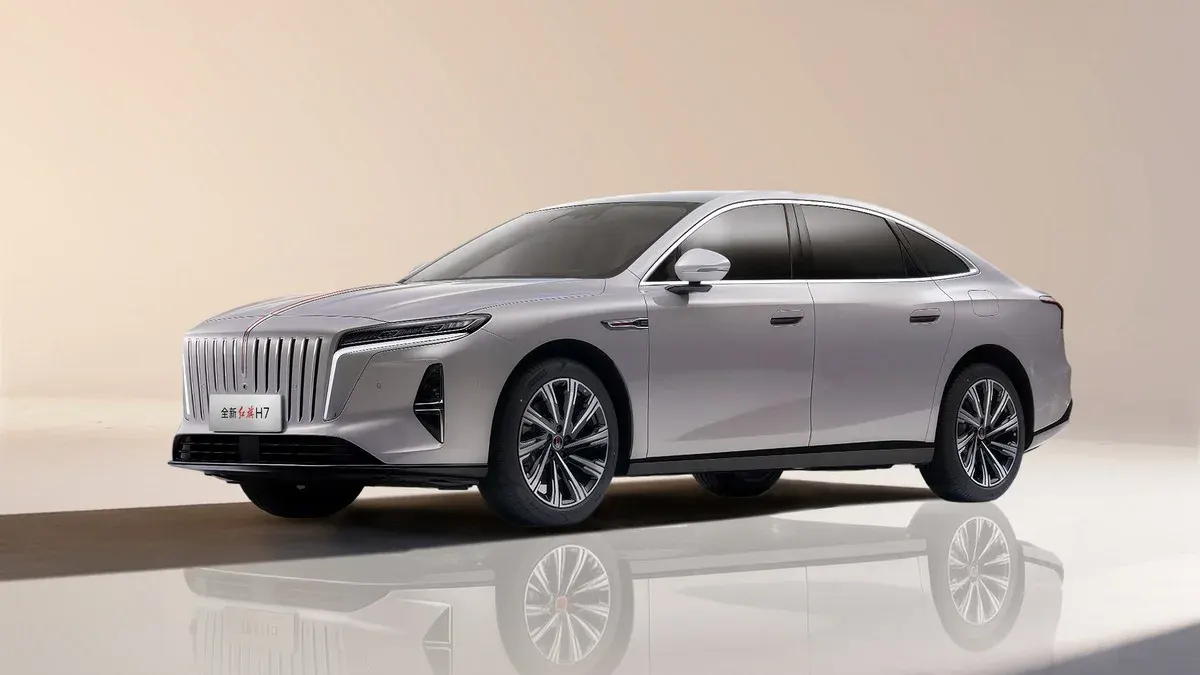 Hongqi H7: преміальний седан за ціною Golf із витратою 4,4 л/100 км