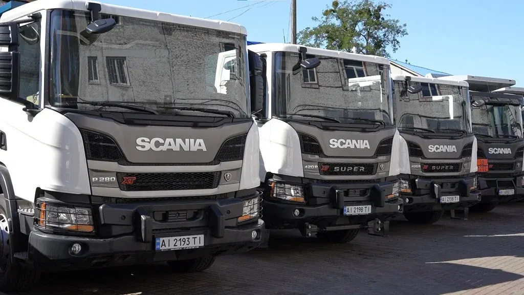 Scania Україна передала самоскиди XT для розчищення Київщини