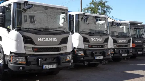 Scania Україна передала самоскиди XT для розчищення Київщини