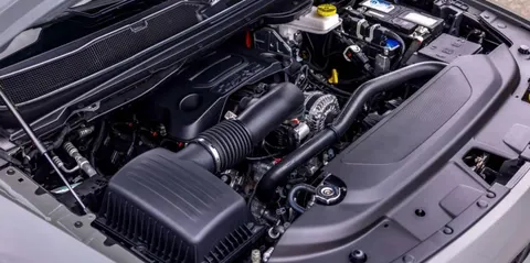 Ram прибирає гібридну систему eTorque з пікапів із двигуном Hemi V8