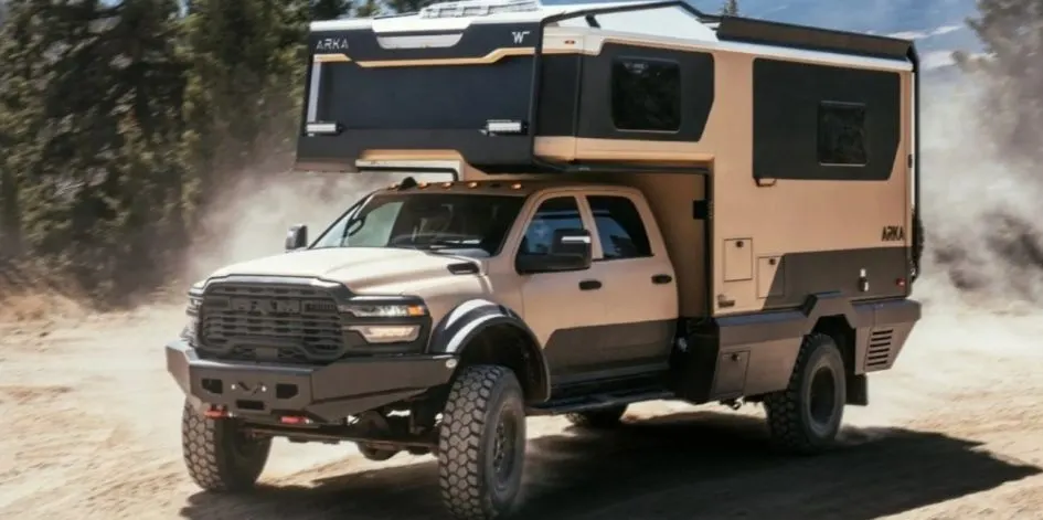Winnebago Arka: автодім на шасі Ram 5500 для бездоріжжя