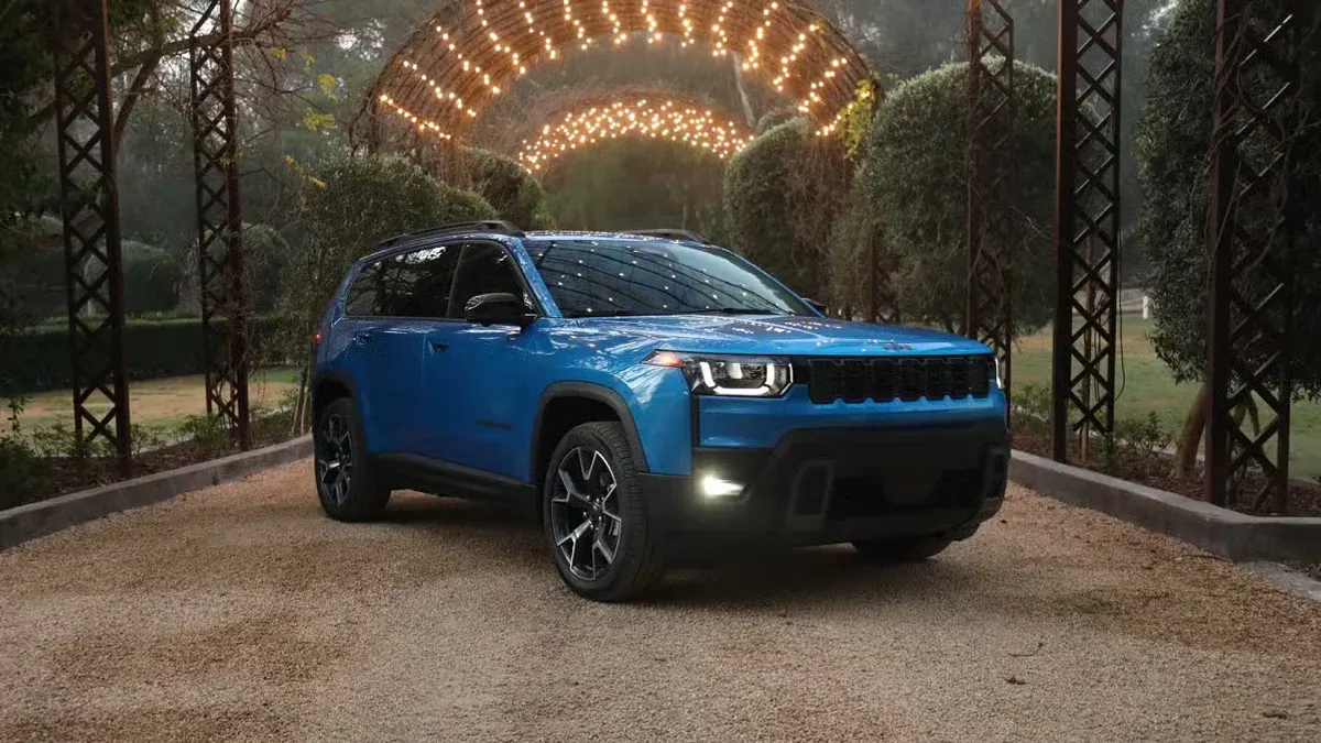 Jeep Cherokee сьомого покоління: нова платформа STLA One та що вона дасть водіям