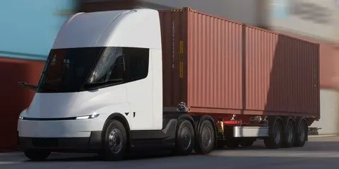 Tesla Semi для Європи: 550 км запасу ходу, зарядка 800 кВт і старт поставок у 20