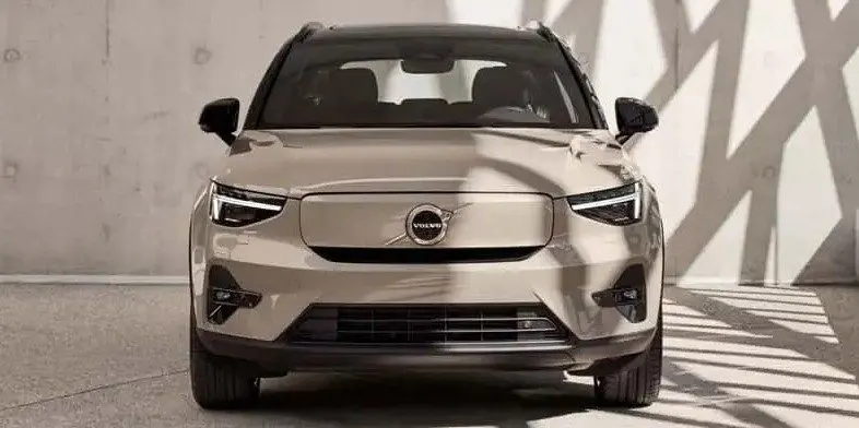 Volvo знімає електричний EX40 з ринку США після 2027 року: що отримає покупець
