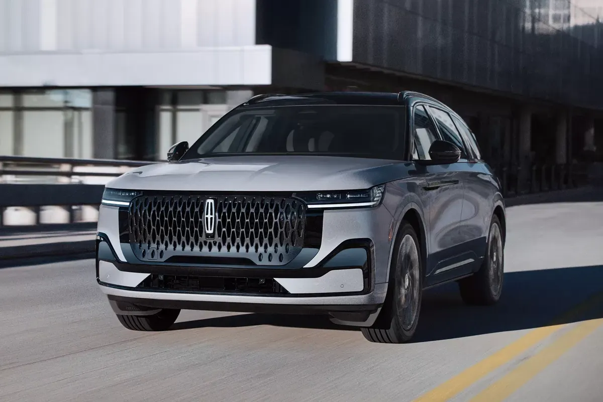 Оновлений Lincoln Nautilus: зміни в дизайні та ціни для США