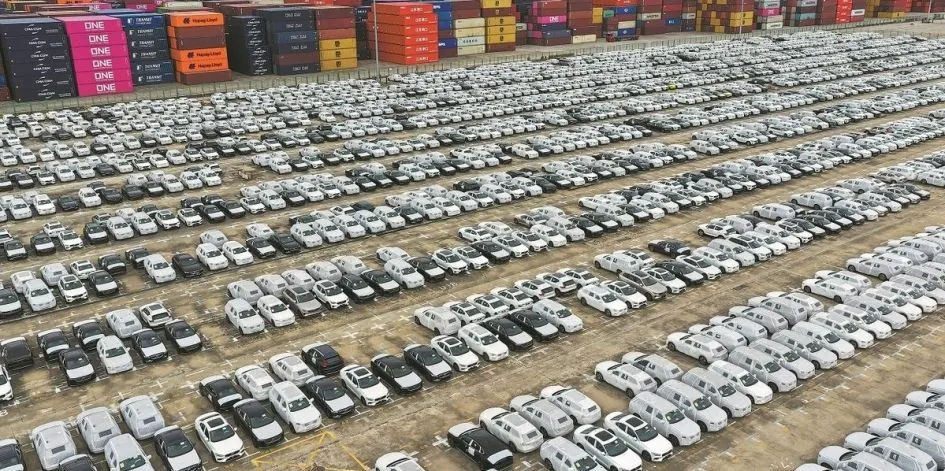 ЄС просить Китай обмежити експорт гібридів до 15% ринку