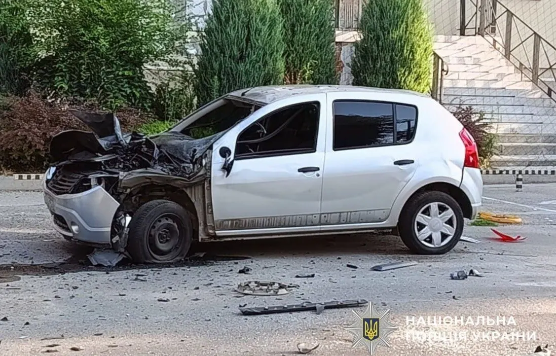Атака дрона на авто в Херсоні: п'ятеро поранених, серед них дитина