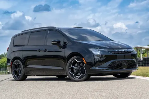 Chrysler показав два екстремальні концепти Pacifica: що змінилося для водія