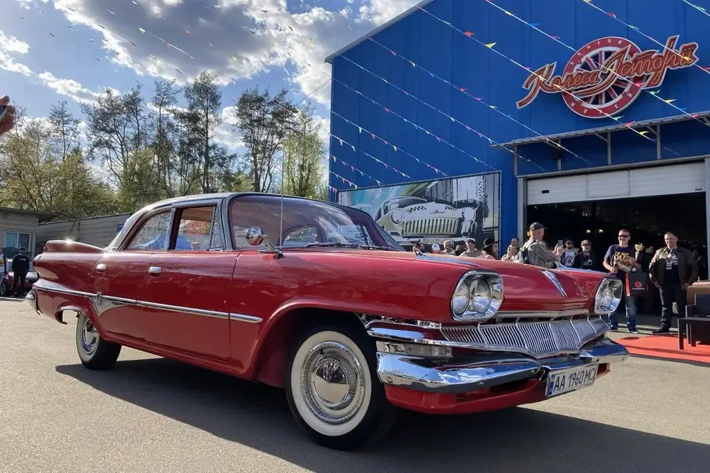 Old Car Land у Києві: дати, програма та унікальні «Волинянки»