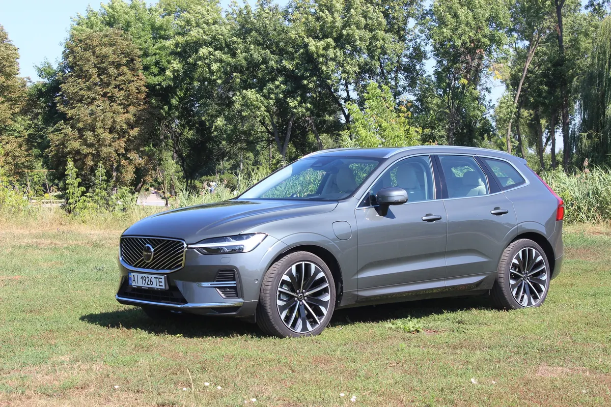 Volvo XC60 Recharge: 455 сил, 81 км на електротязі та нюанси експлуатації