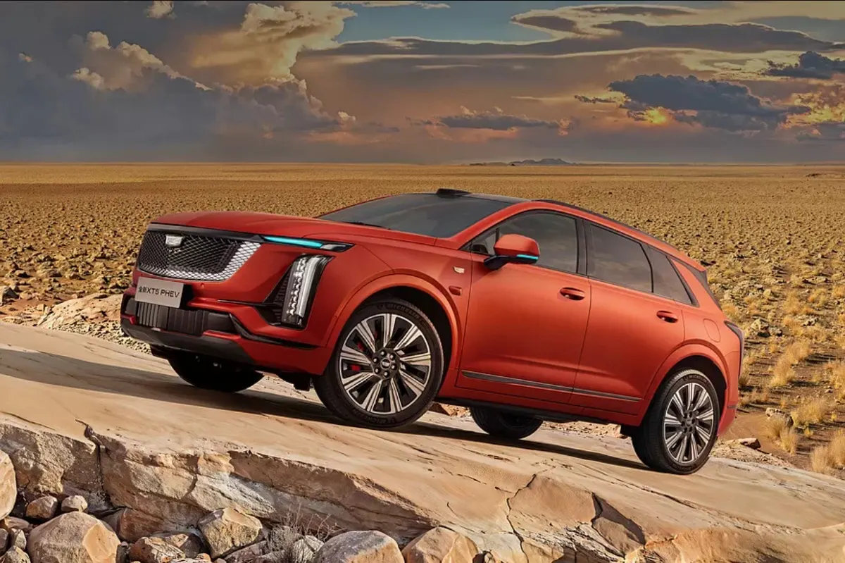 Cadillac XT5 PHEV: 524 к.с. та запас ходу 1360 км — що пропонує новий гібрид