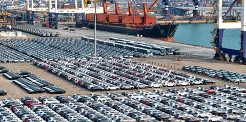 Китайський авторинок у 2026 році: падіння продажів на 21% попри рекордні прем'єр