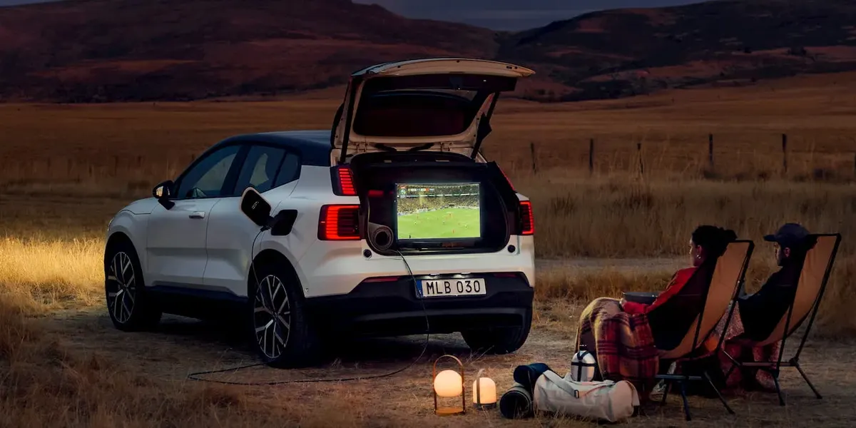Volvo EX30 отримав V2L: живлення зовнішніх пристроїв від авто