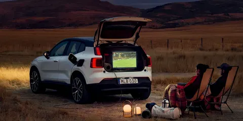 Volvo EX30 отримав V2L: живлення зовнішніх пристроїв від авто