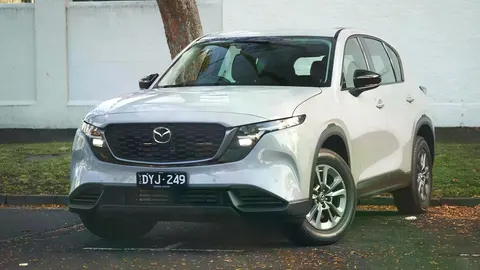Mazda CX-5 нового покоління: дилери дають знижки, гібрида доведеться чекати