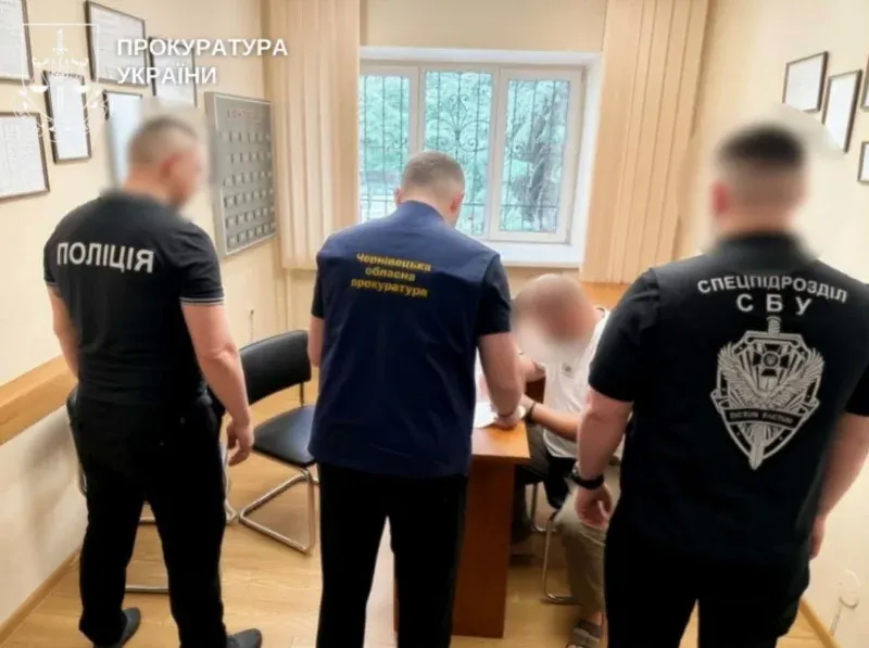 На Буковині судитимуть адвоката та двох спільників за ввезення авто під виглядом гуманітарної допомоги