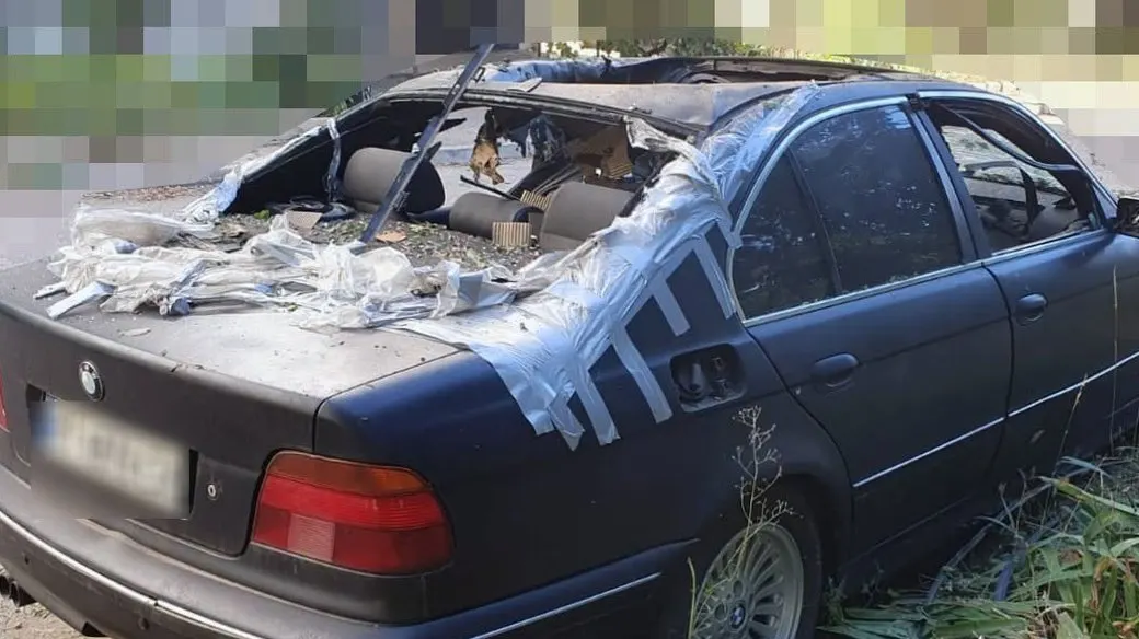 Атака дрона на авто в Херсоні: 53-річний чоловік поранений