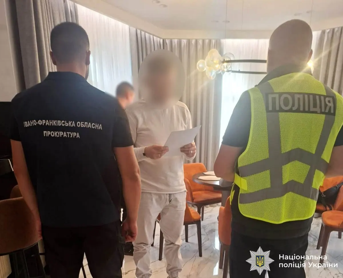 На Прикарпатті викрили схему на 5,4 млн грн: авто й квартиру переоформлювали за підробленими документами