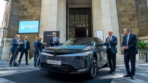 Lancia Gamma повертається: купе-кросовер з гібридом і електромоторами
