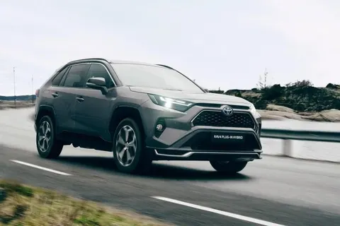 Toyota RAV4 — найпопулярніший новий автомобіль липня: підсумки ринку