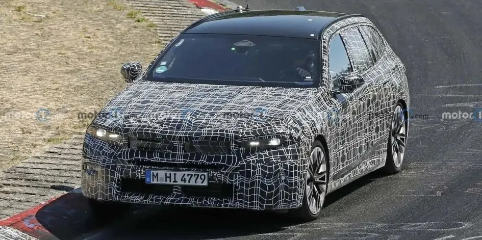 BMW 5 Series Touring 2028: що зміниться в універсалі та коли чекати на старт продажів