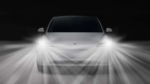 Tesla відкликає 20 349 Model 3 та Model Y через надто яскраві фари