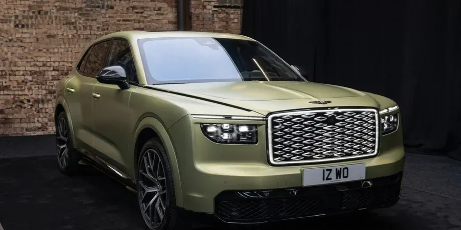 Bentley Torcal: електричний кросовер показали до дебюту