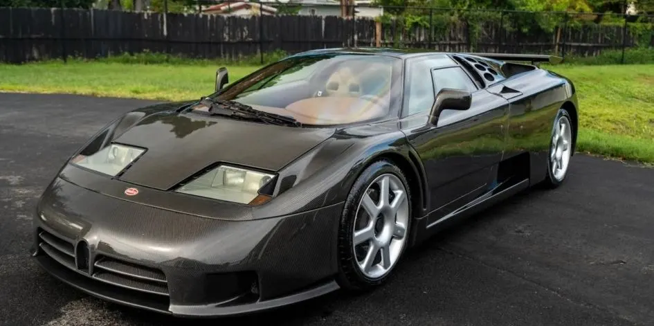 Карбоновий Bugatti EB110 1998 року виставили на аукціон за $3 мільйони