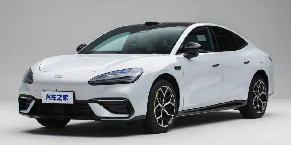 Geely Galaxy TT: попередні продажі стартували, ціни від 21 400 доларів