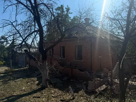Обстріли Слов'янська: троє поранених, пошкоджено близько 20 будинків і автівки