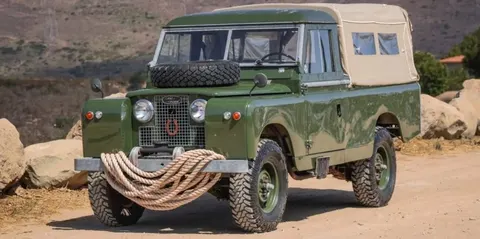 Пікап Land Rover 1959 року з історією зірок Бонда виставили на аукціон