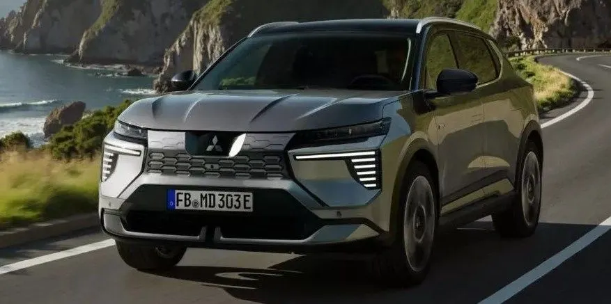 Mitsubishi Eclipse Cross EV оновили: більший запас ходу і стартова ціна 32 990 євро