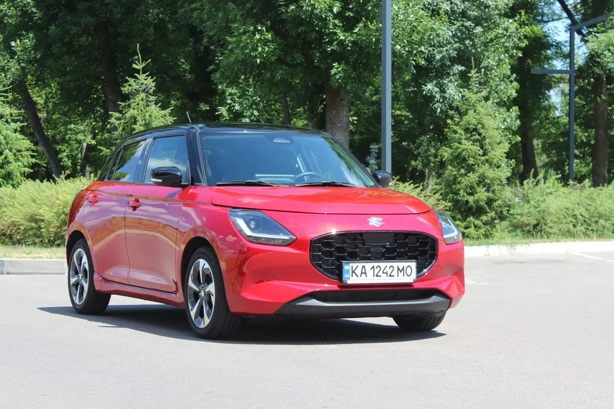 Новий Suzuki Swift: що пропонує гібридний хетчбек українським водіям