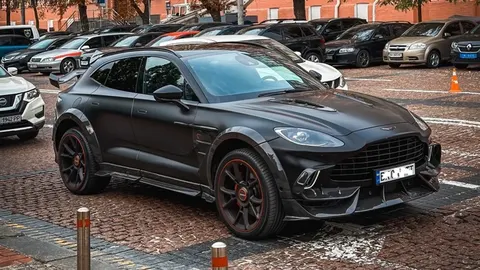 Aston Martin DBX 2023 від Mansory помітили в Києві: що це за кросовер