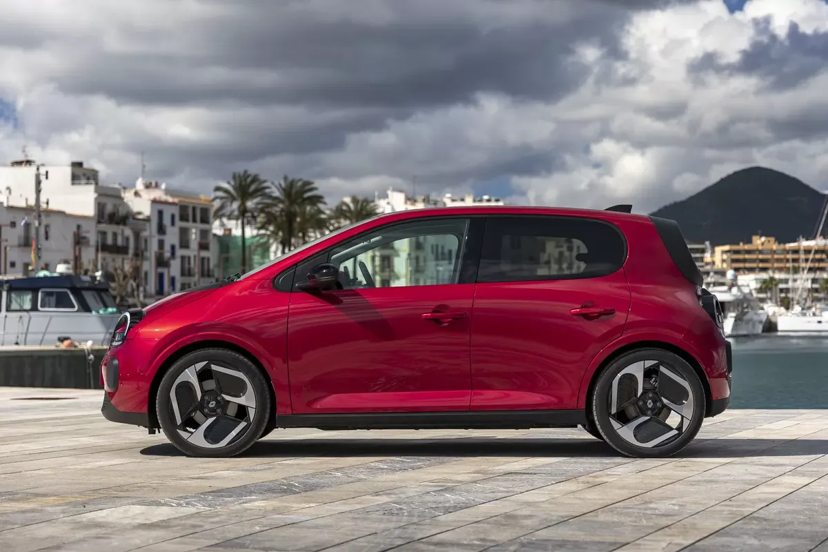 Nissan Pixo: японці анонсували бюджетний електромобіль на базі Twingo