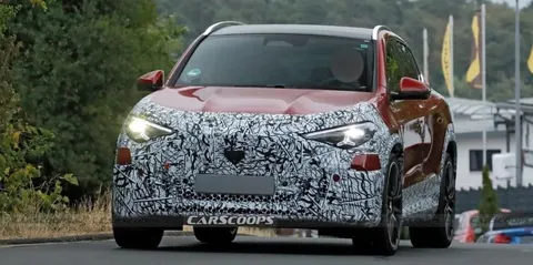 Mercedes-AMG GLA: спортивний електрокросовер помітили майже без камуфляжу