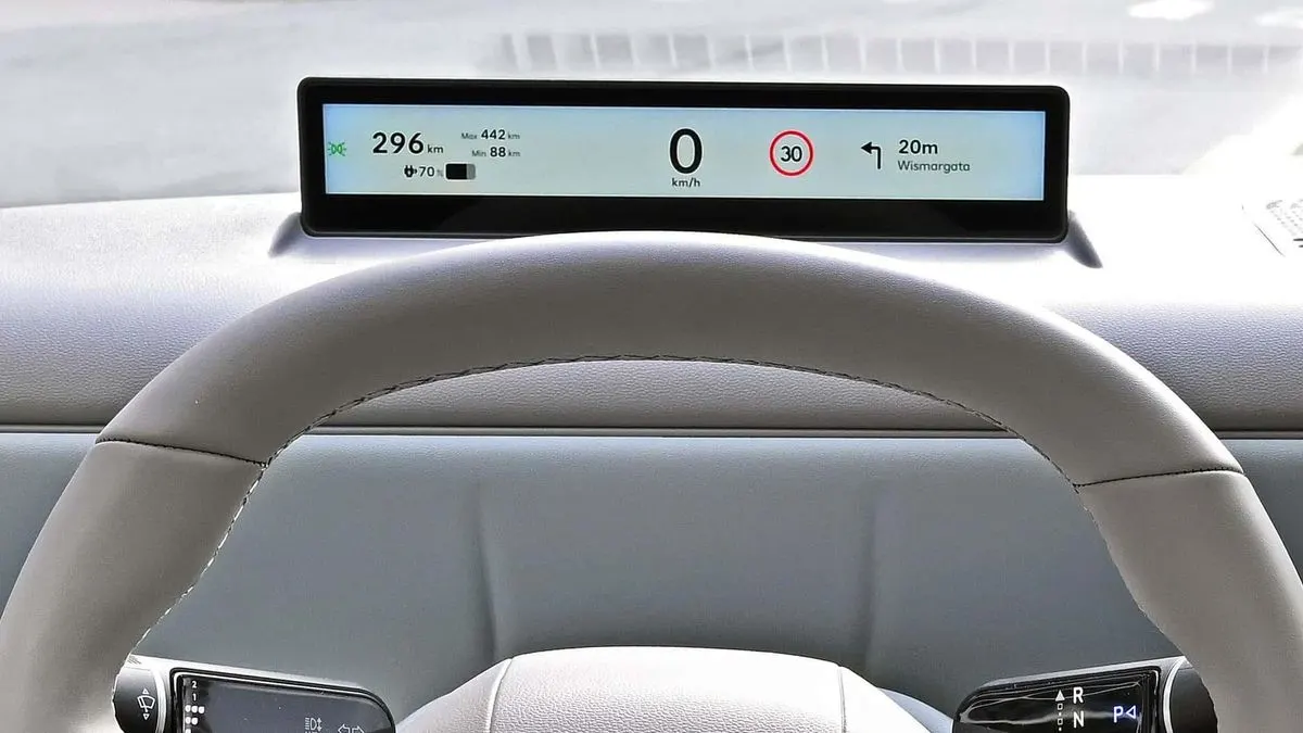Hyundai прибирає панель приладів у базових версіях: що це означає для водія