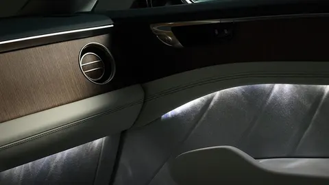 Bentley Torcal: вовняний салон та інші деталі інтер'єру електрокроса